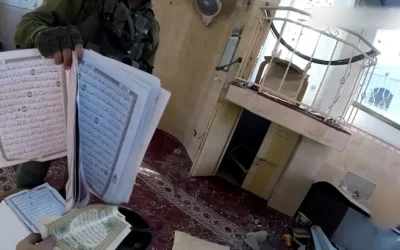Kisah Haji Raafat Jaber, Pulihkan Salinan Al-Quran yang Selamat di Tengah Reruntuhan Gaza