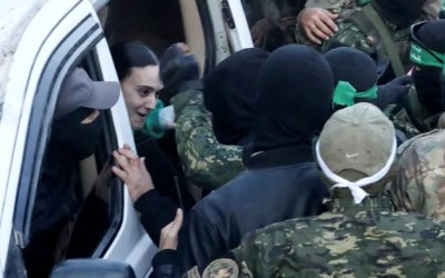 400 Hari Ditawan, Strategi Media Hamas Guncang Dunia: Hadiah dan Sertifikat untuk Tawanan “Israel”