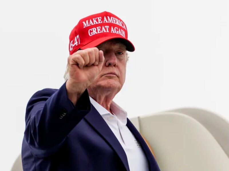 Trump Desak Iran Angkat Bendera Putih: “Nyatakan Menyerah!”