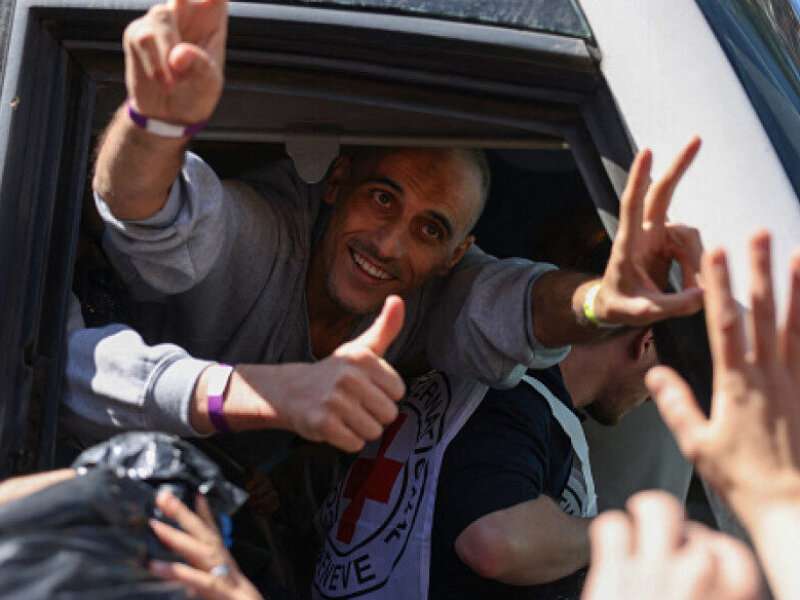 'Israel' Larang Keras Keluarga Palestina di Tepi Barat Rayakan Pembebasan Tahanan