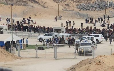 ‘Israel’ Bagikan Video Damai di Satu Titik Bantuan Sementara Pasukannya Bunuh Puluhan di Tempat Lain