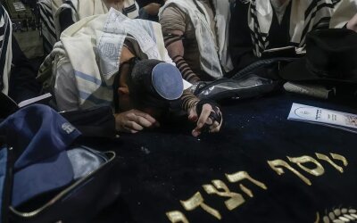 Pertama Kali 25 Tahun, 1.500 Warga Yahudi 'Israel' Berdoa di Makam Nabi Yusuf