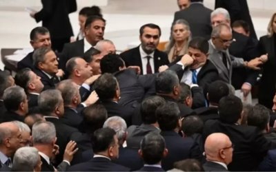 Debat Anggaran Memanas, Anggota Parlemen Turki Baku Hantam