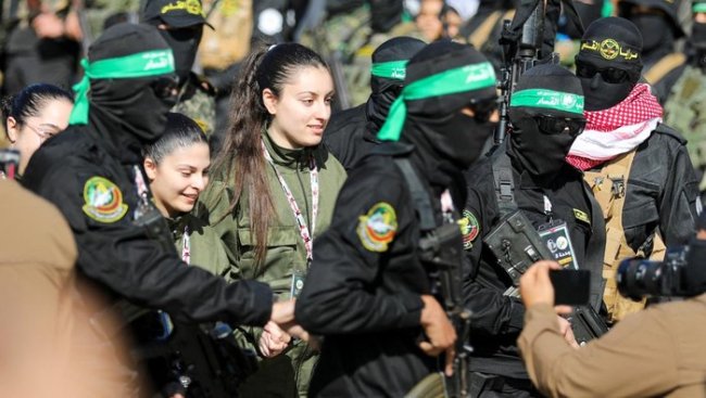 Tentara Wanita &#8220;Israel&#8221; Ucapkan Terimakasih Kepada Pejuang Al-Qassam Karena Melindungi Mereka