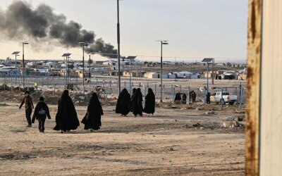Kebakaran dan Kerusuhan Pecah di Kamp Al Hol, Ratusan Bangunan Terbakar