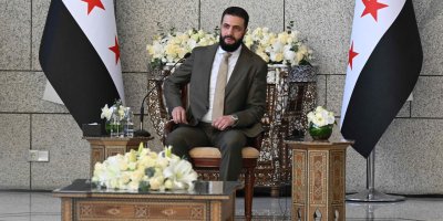 Asy Syaraa Menyerukan Upaya Bersama untuk Membangun Kembali Suriah Setelah Penggulingan Assad