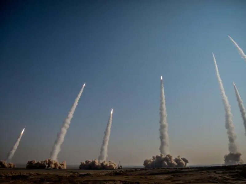 Iran Luncurkan Serangan Balasan ke Pangkalan AS di Yordania dan Bahrain