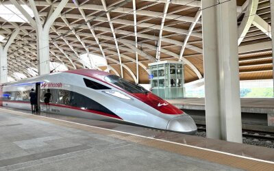 Pemerintah Ambil Alih Utang Kereta Cepat Whoosh Lewat PT SMF
