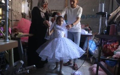 Penjahit di Gaza Mengubah Kain-kain Sisa Menjadi Gaun Indah untuk Anak Perempuan
