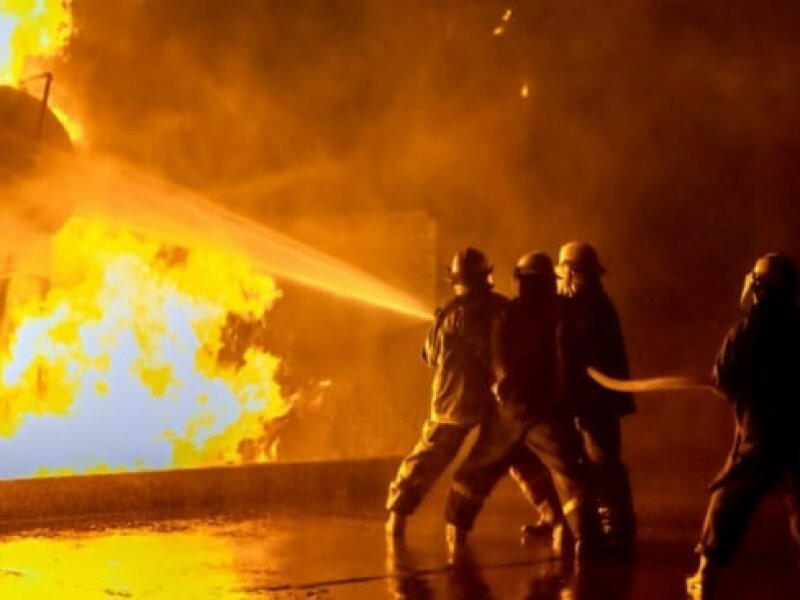 Kebakaran Dahsyat Terjadi di Rusia Akibat Serangan Drone Ukraina