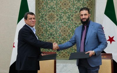 Mengapa Pemerintahan Trump Memberi Lampu Hijau untuk Kesepakatan Asy-Syaraa dan Qasd?