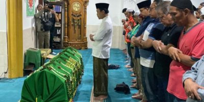 Anies Baswedan Shalatkan Jenazah Affan Kurniawan, Driver Ojol yang Tewas Dilindas Rantis Brimob
