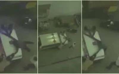 Dituduh Menyembelih Sapi, Polisi India Aniaya Pria Muslim Di Atas Mobil
