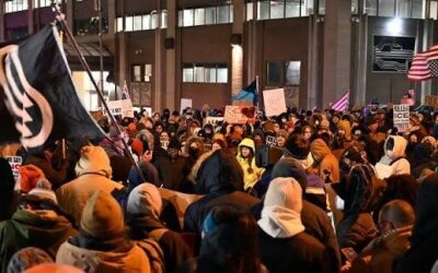 Aparat Imigrasi Tembak Warga AS, Amerika Dilanda Amarah dan Kekacauan