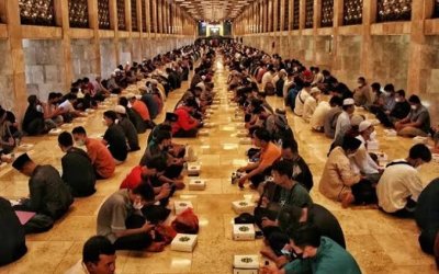 Masjid Istiqlal Sediakan 4.000 Makanan Gratis Setiap Hari untuk Sahur dan Berbuka