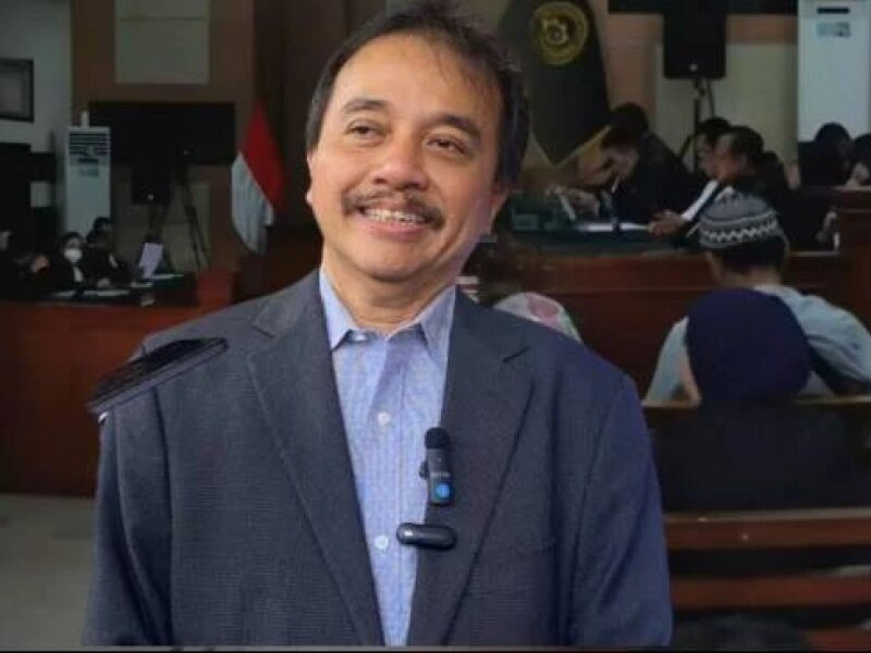 Roy Suryo Tantang Kehadiran Jokowi di Sidang Ijazah: “Memangnya Dia Siapa?”