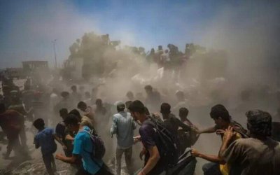 ‘Israel’ Alihkan Konvoi Bantuan, Puluhan Warga Sipil Gaza Tewas Tergencet