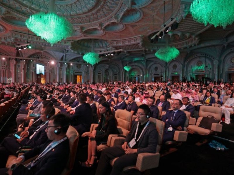 Konferensi Arab-Tiongkok Hasilkan Kesepakatan $10 miliar di Hari Pertama