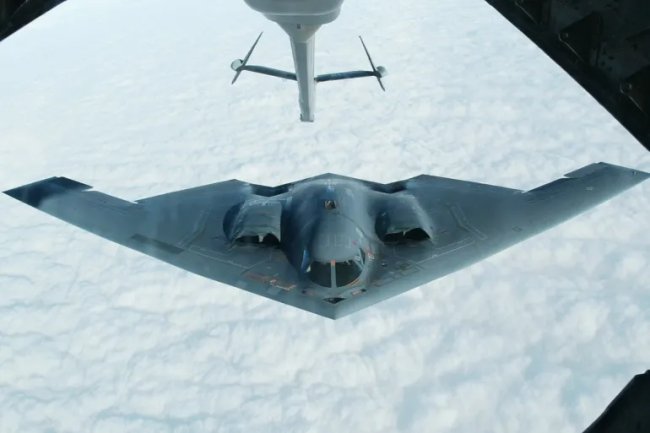 B-2 Spirit: Bom Siluman Amerika yang Diandalkan “Israel” Hantam Nuklir Iran