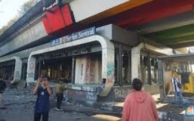 Total 7 Halte TransJakarta Hangus Terbakar, Layanan Terhenti Sementara