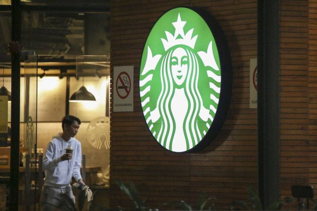 Terdampak Boikot, Starbucks Tutup 50 Gerainya di Malaysia