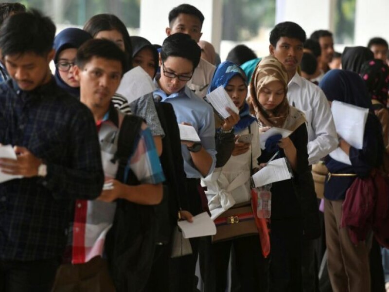 Masyarakat Butuh Lapangan Pekerjaan, Bukan Rekening Baru