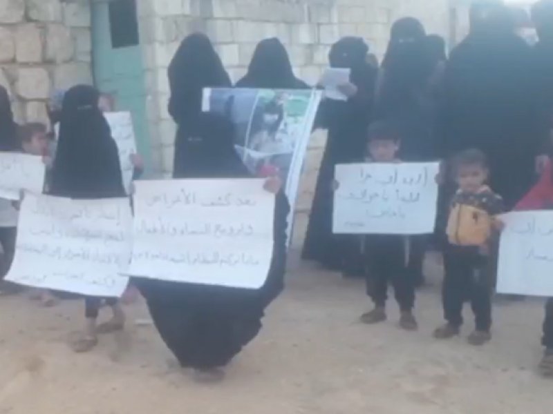 Menghindar Bentrokan dengan Demonstrasi Ibu-ibu, HTS Bebaskan 2 Anggota HT