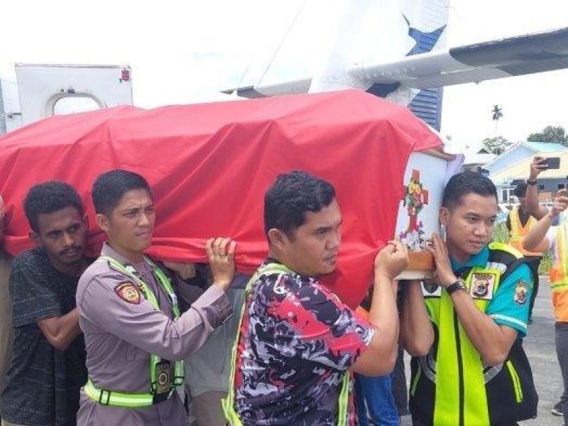 Amankan masjid saat warga sedang tarawih, dua aparat TNI-Polri tewas diserang KKB