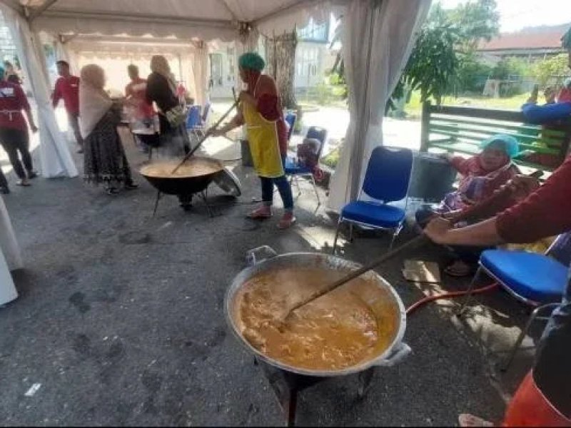 Pemkot Padang Siapkan Satu Ton Rendang untuk Warga Terdampak Bencana