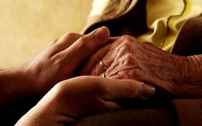 Membantu Kedua Orang Tua, Apakah Kewajiban Anak Laki-laki atau Anak Perempuan?