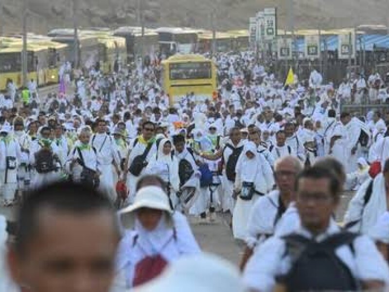 Minim Armada, Ribuan Jemaah Haji Jalan Kaki dari Muzdalifah ke Mina