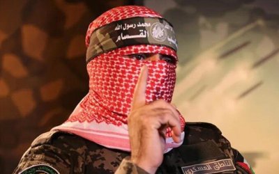 Layar Halte Bus ‘Israel’ Diretas, Takbir dan Suara Abu Ubaida Picu Kepanikan Publik