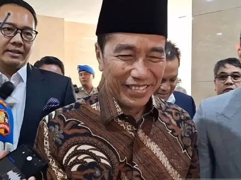 Pemeriksaan Super Kilat Jokowi Tuai Sorotan: 22 Pertanyaan Hanya 1 Jam, Ijazah Langsung Dibawa Pulang