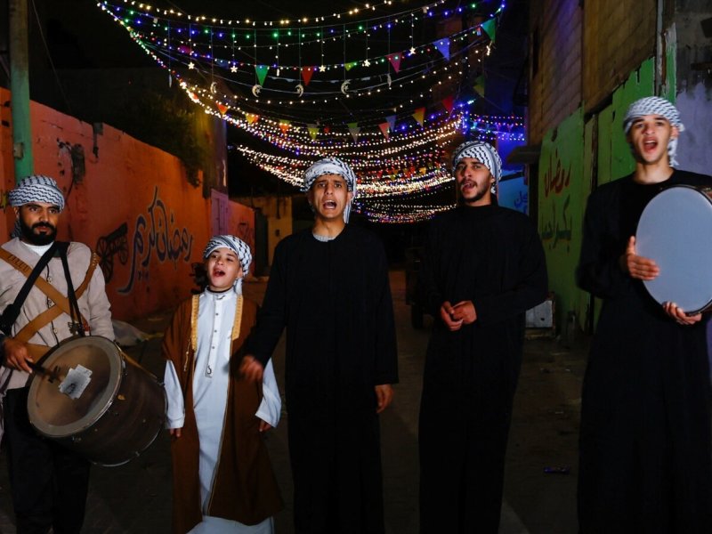 Tradisi Unik Bangunkan Orang Sahur Orang Indonesia Mirip di Gaza