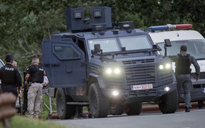 Kelompok Bersenjata Serbia Bentrok Dengan Polisi Dalam Pengepungan Biara, Empat Tewas