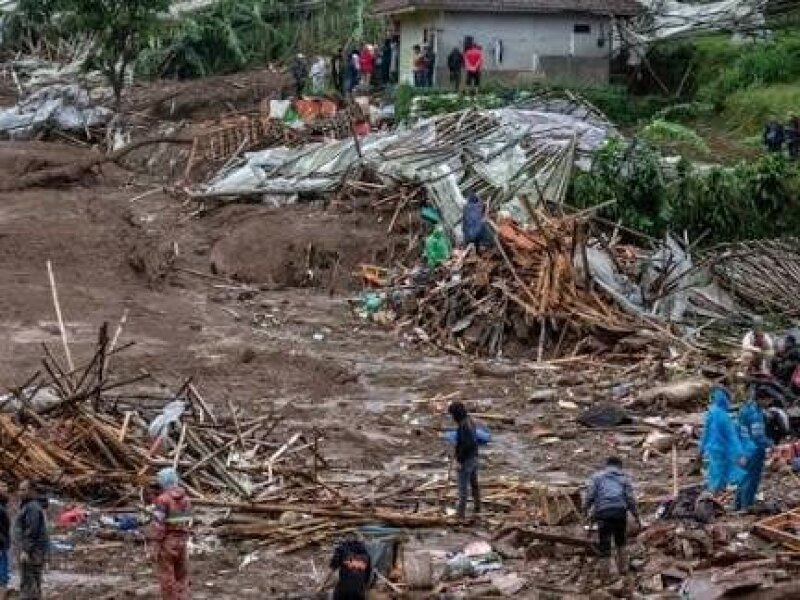Update Longsor Cisarua Bandung Barat: 9 Orang Tewas, 81 Korban Masih Dalam Pencarian