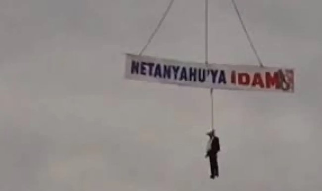 Warga &#8216;Israel&#8217; Marah, Turki Gantung &#8216;Netanyahu&#8217; Pakai Crane