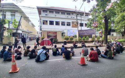 Mahasiswa Dirikan “Tenda untuk Andrie” di Komnas HAM, Desak Pengusutan Tuntas Kasus Penyiraman Air Keras