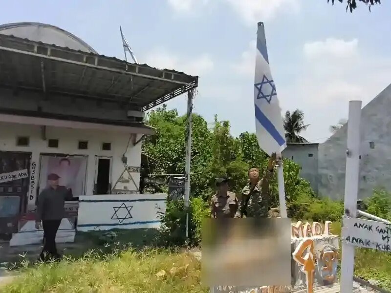 Viral Pasang Kain Mirip Bendera "Israel" di Halaman Rumah