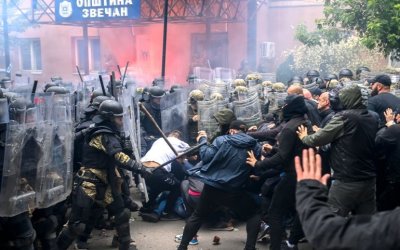 NATO Kerahkan Lebih Banyak Pasukan ke Kosovo Setelah 30 Tentara Terluka