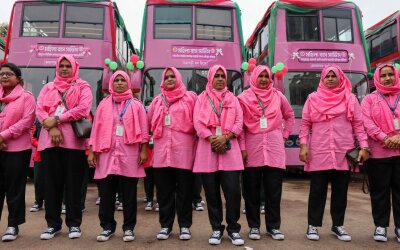 Bangladesh Luncurkan “Pink Bus” Khusus Perempuan