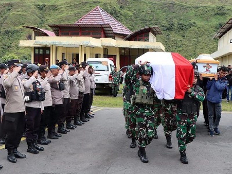 Usai Dua Anggota TNI Gugur Ditembak KKB di Papua, Warga Diminta Salat Tarawih di Rumah