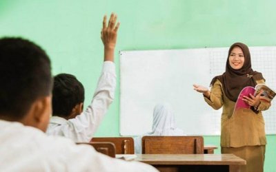 Sistem Islam Menjamin Kesejahteraan Guru