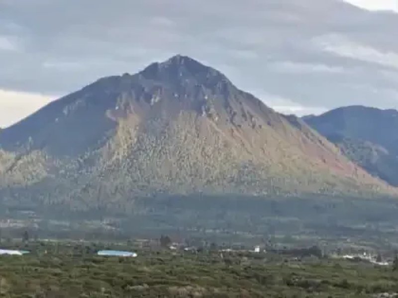 PVMBG Laporkan 15 Gempa Vulkanik Burni Telong dalam Enam Jam, Status Tetap Siaga Level III