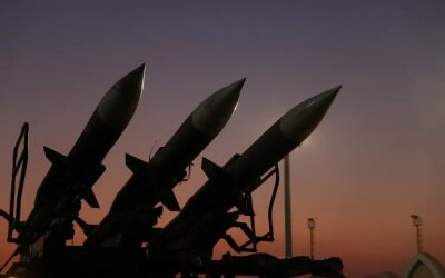 Balas Serangan AS di Larak, Iran Gempur Dua Pangkalan Amerika di Yordania