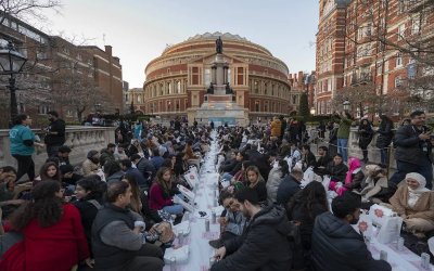 Buka Puasa Bersama Digelar di London, 450 Orang Penuhi Royal Albert Hall