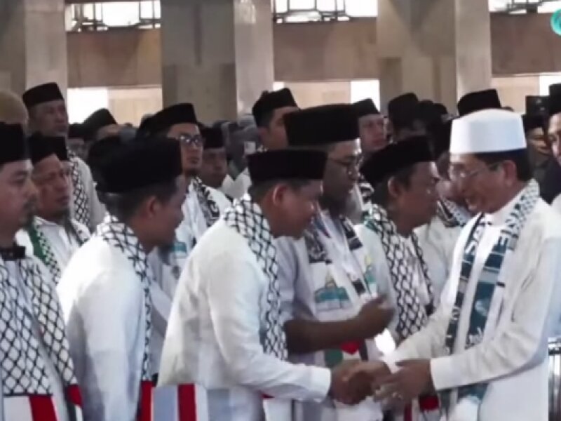 Menag Nasaruddin Umar Kukuhkan 10.000 Guru Al Quran Indonesia untuk Berkhidmat bagi Umat dan Bangsa