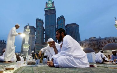 Sambut Ramadhan, Saudi Larang Imam Kumpulkan Sumbangan untuk Buka Puasa