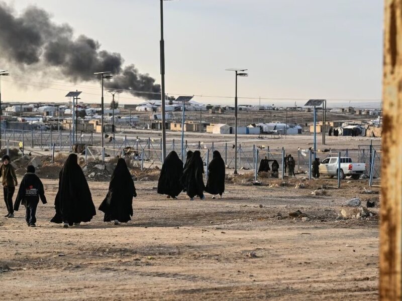 Kebakaran dan Kerusuhan Pecah di Kamp Al Hol, Ratusan Bangunan Terbakar