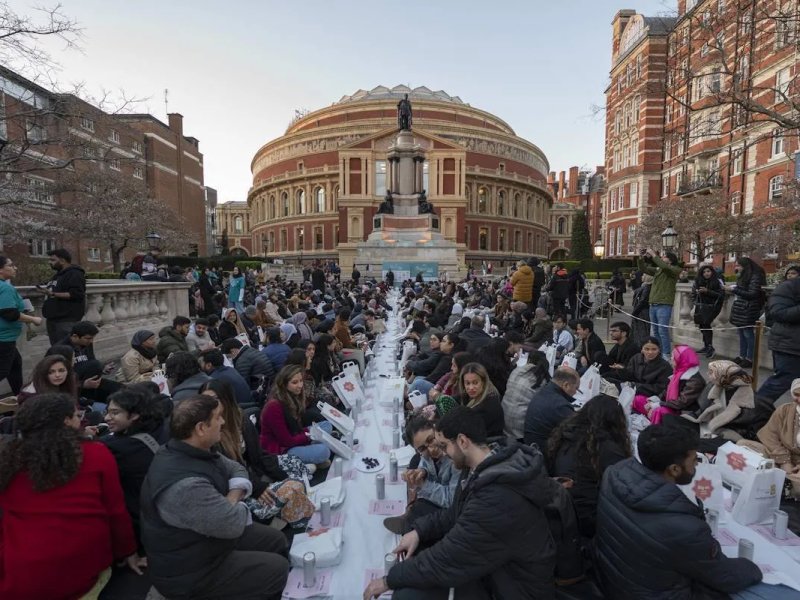 Buka Puasa Bersama Digelar di London, 450 Orang Penuhi Royal Albert Hall